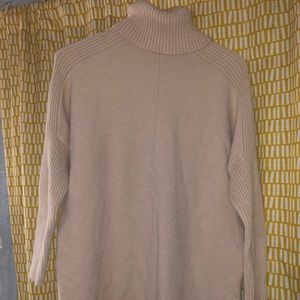 Cream/tan cotton polyester turtleneck sweater